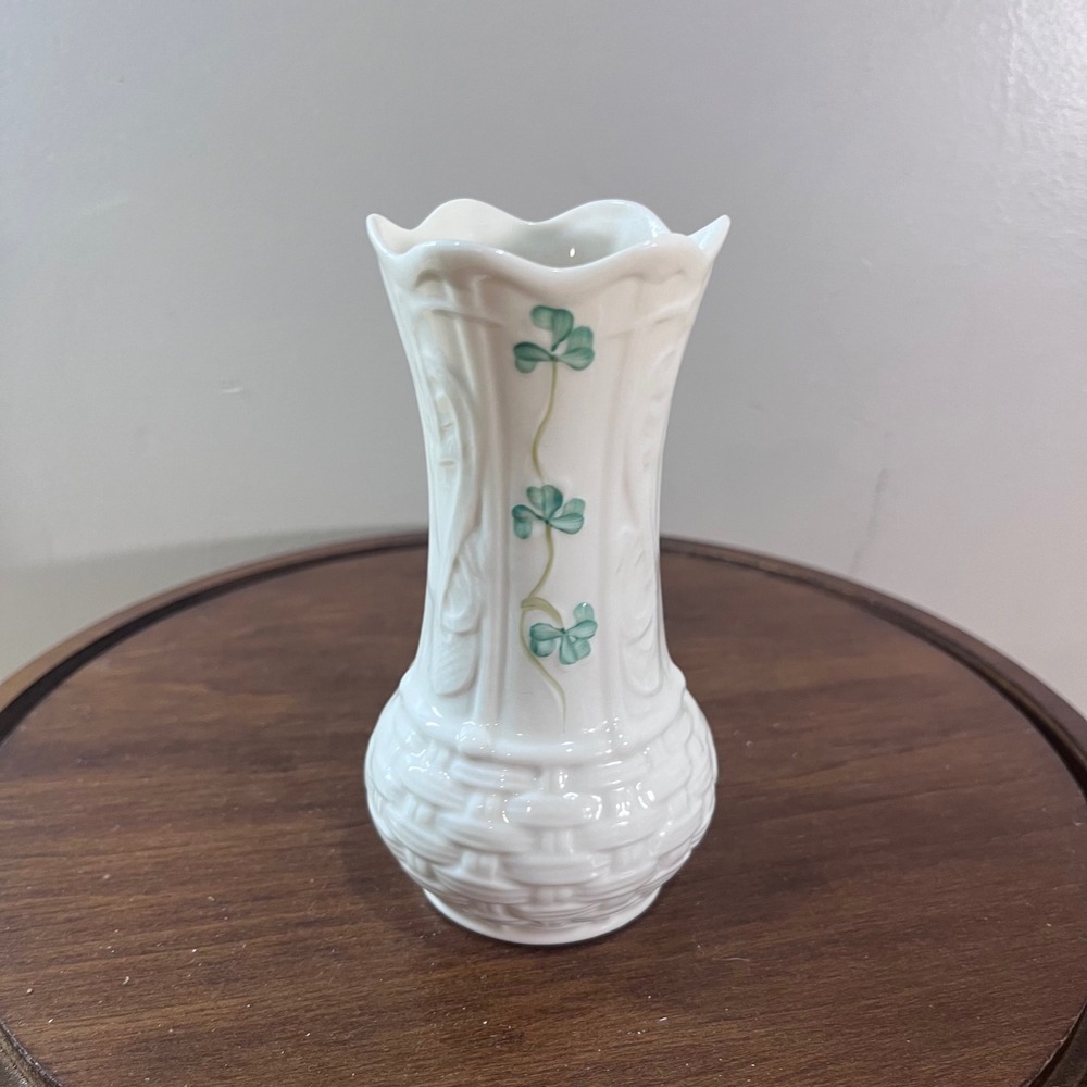 Belleek Bud Vase Millennium 2000 Cream Green Vtg Shamrock Basketweave Ireland